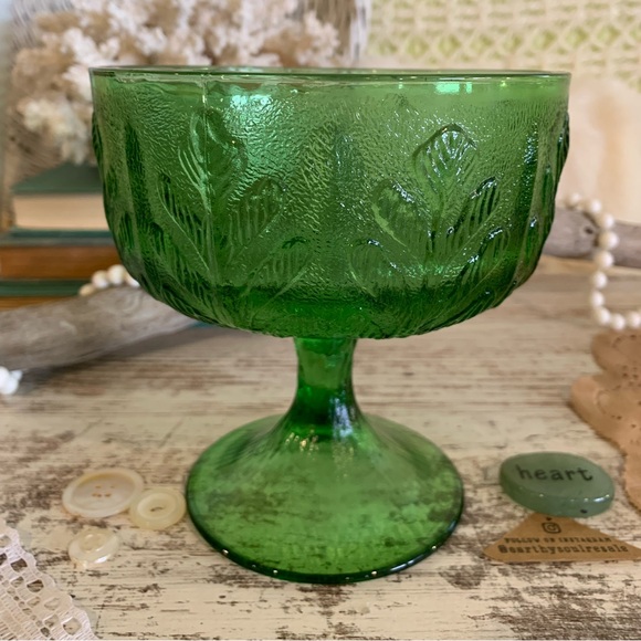 Vintage Glass Dish 🌳 - Picture 3 of 8